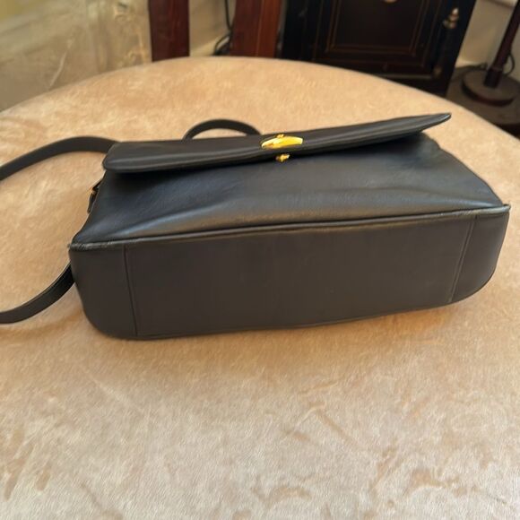 Etienne Aigner Leather Classic Handbag EUC - Picture 4 of 9